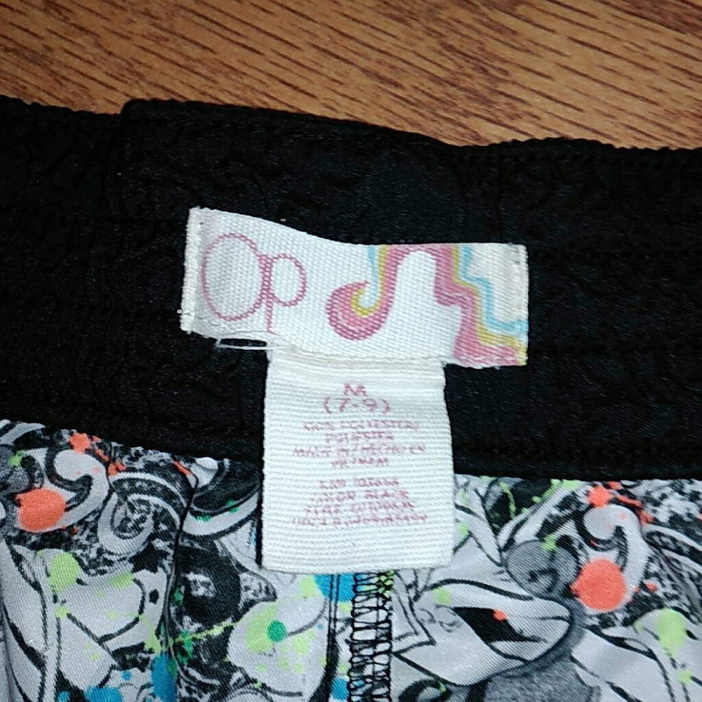 Shorts - Picture 3 of 3